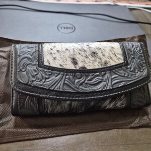 Montana West Black and White Haircalf Embossed Trifold Wallet Brand New Wristlet